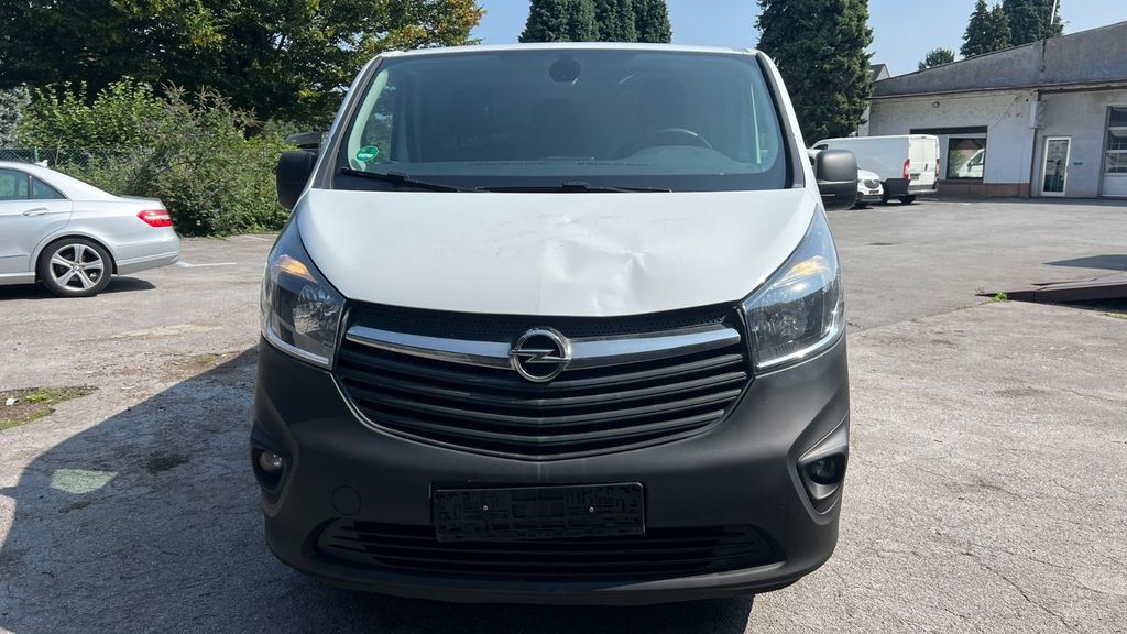 Opel Vivaro 228.000 km 6.250 &euro; Oberhausen 46045