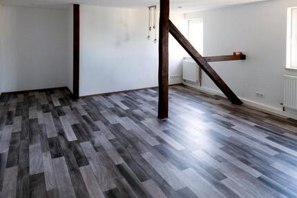 Hochwertig kernsanierte Dachgeschoss 2,5 Zimmer-Wohnung 61qm² 2 zimmer