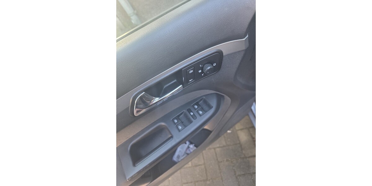 VW Touran 194.000 km 1.150 &euro; Dinslaken 46535