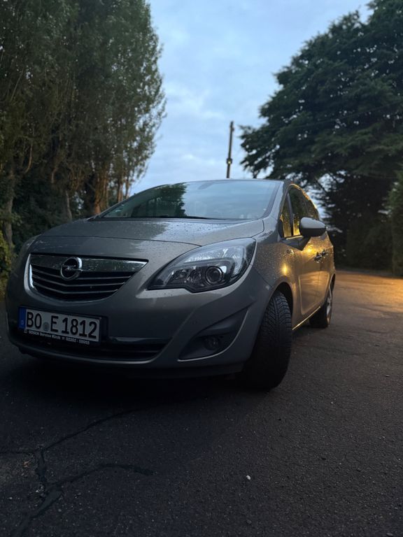 Opel Meriva 220.000 km 2.900 € Bochum 44803
