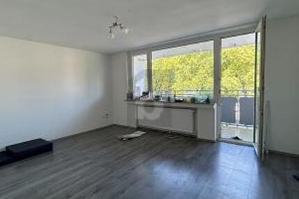 HELL UND FRISCH SANIERT IN RUHIGER LAGE 2 zimmer