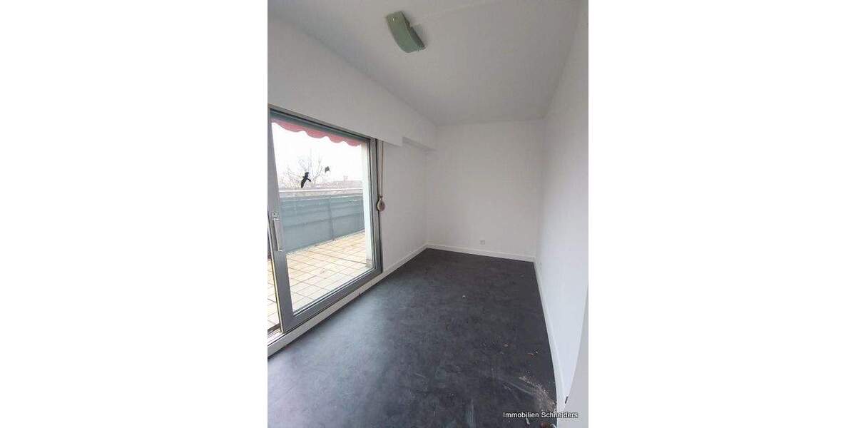 Krefeld-City, Ostwall 71 - 2 Zimmer-Wohnung im 5.OG mit 2 Balkonen und Aufzug für max. 2 Personen zum zeitnahen Einzug !! 2 zimmer