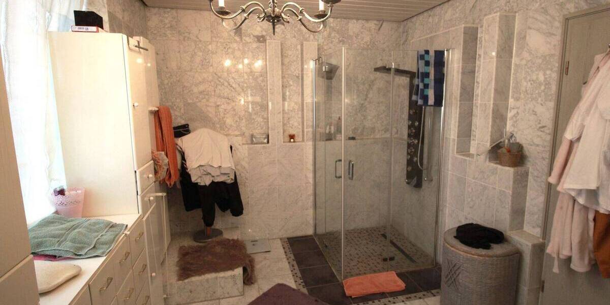 Mehrfamilienhaus, Wohnhaus Düsseldorf Hubbelrath - 7 Zimmer, 237 m&sup2;, 870.000&euro; | Angebot:26417364