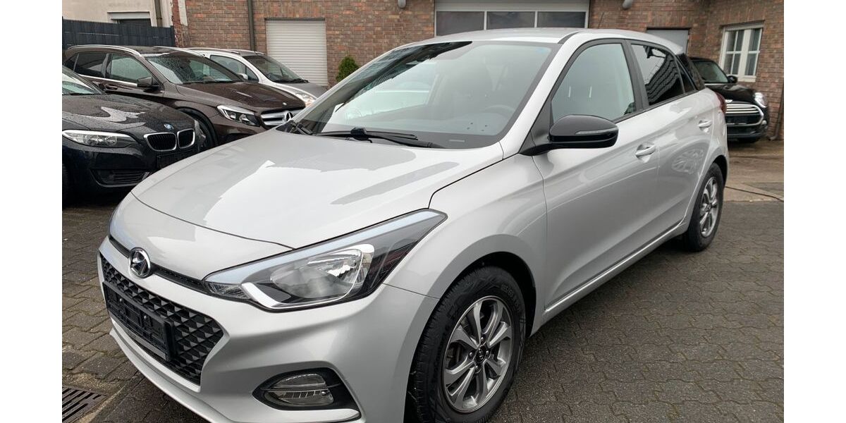 Hyundai i20 56.000 km 13.500 &euro; Moers 47443