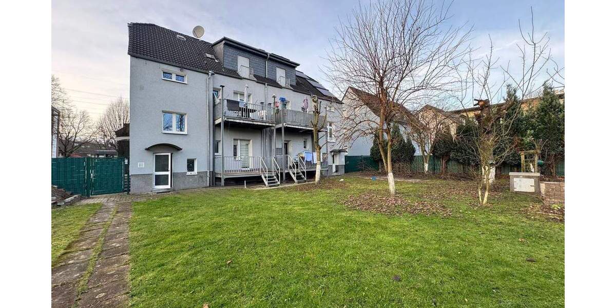 Gepflegtes Mehrfamilienhaus mit drei Wohneinheiten, Balkon und Garten! 6 zimmer