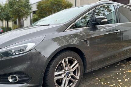 Ford S-Max 98.000 km 22.500 &euro; Düsseldorf 40591