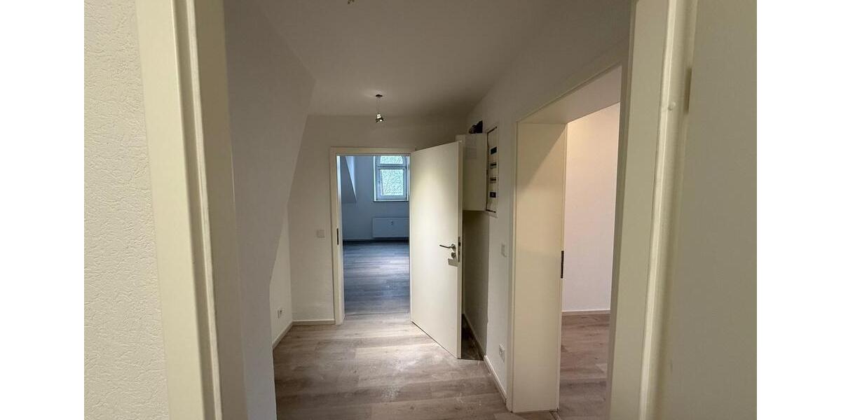5-Zimmer-Wohnung | 110 m² | 2. OG | frisch saniert | ab sofort 5 zimmer