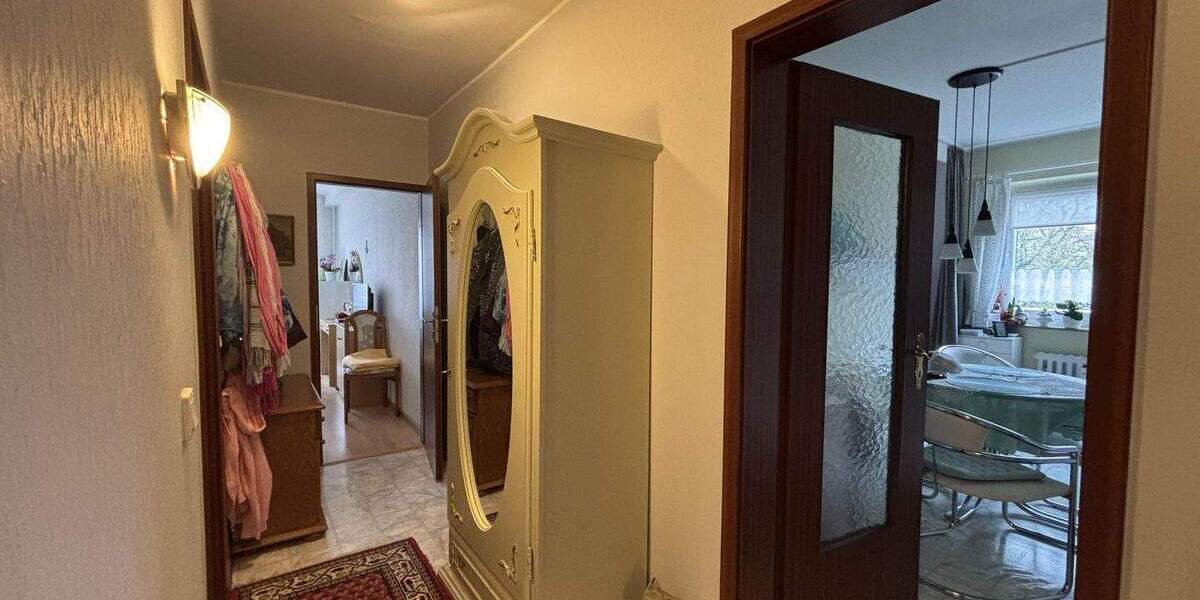 Etagenwohnung Krefeld Kempener Feld/Baakeshof - 2 Zimmer, 61 m&sup2;, 89.000&euro; | Angebot:25247384