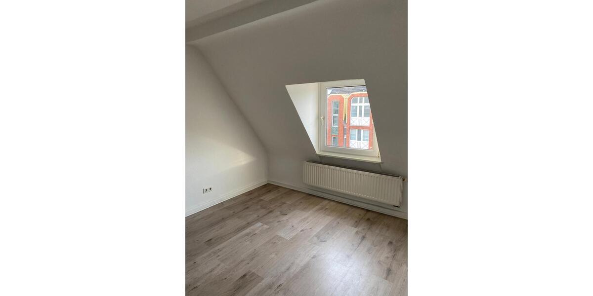 Dachgeschoßwohnung Düsseldorf Oberbilk - 2 Zimmer, 48 m&sup2;, 670&euro; | Angebot:25590275