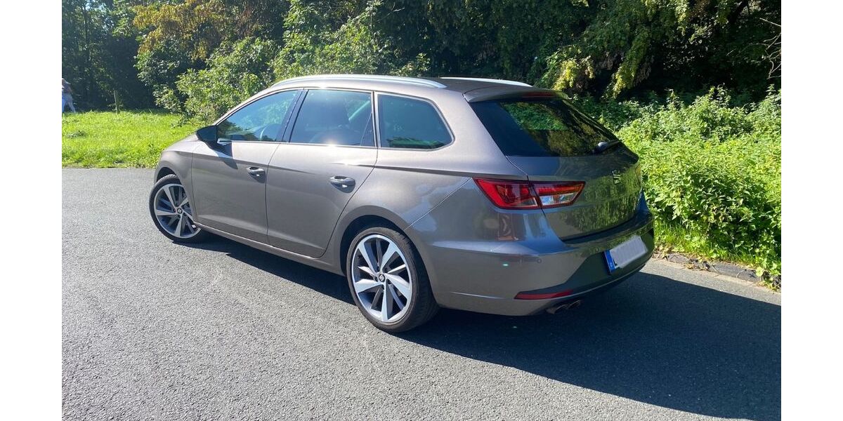 Seat Leon 49.989 km 13.900 &euro; Bottrop 46240
