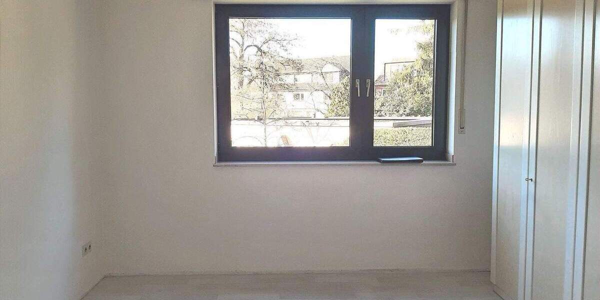 Etagenwohnung Duisburg Buchholz - 3 Zimmer, 81 m&sup2;, 650&euro; | Angebot:25360753