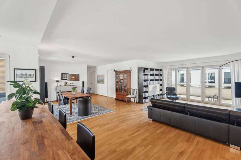 Wohnung zum Mieten in Düsseldorf 4.200 € 200 m²