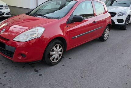 Renault Clio 148.000 km 2.700 &euro; Duisburg 47055