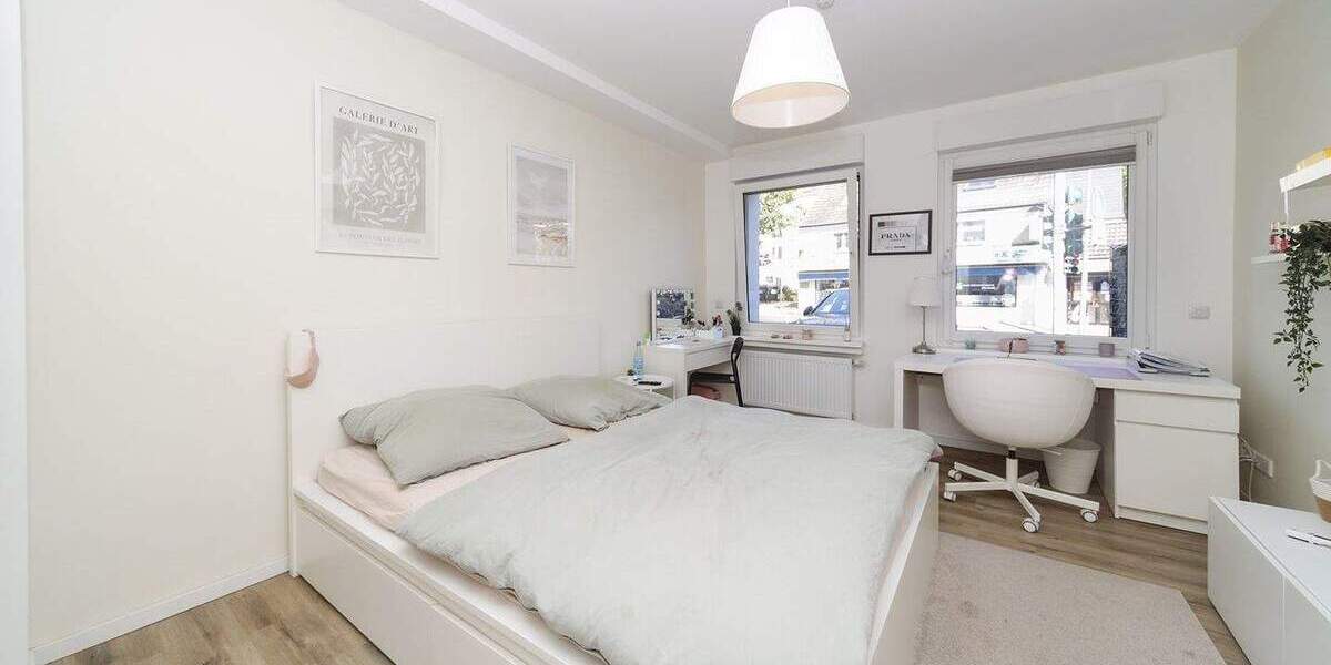 Hochwertige Erdgeschosswohnung mit Garten in kernsaniertem 3-Familienhaus 4 zimmer