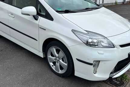 Toyota Prius 93.000 km 12.480 &euro; Düsseldorf 40589