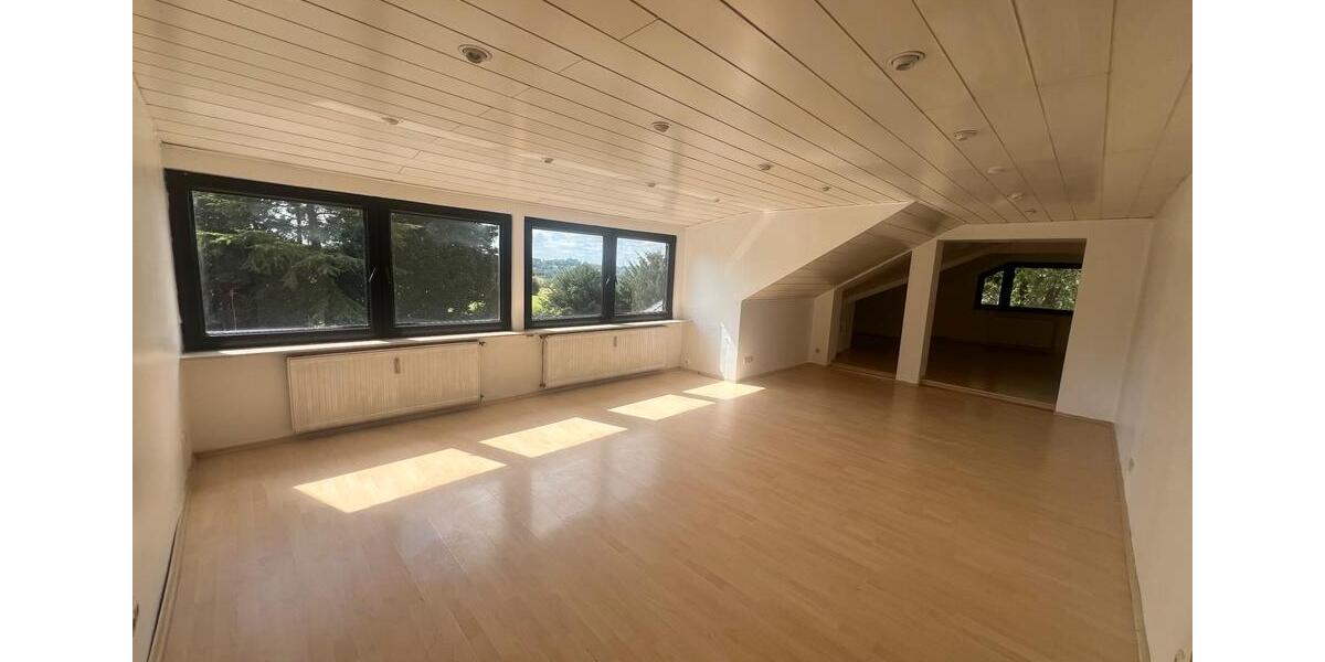Dachgeschoßwohnung Heiligenhaus - 3 Zimmer, 106 m&sup2;, 900&euro; | Angebot:25182277