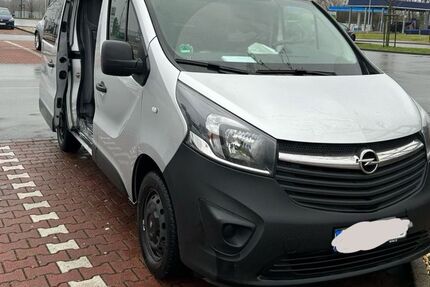 Opel Vivaro 164.000 km 10.499 &euro; Bochum 44892