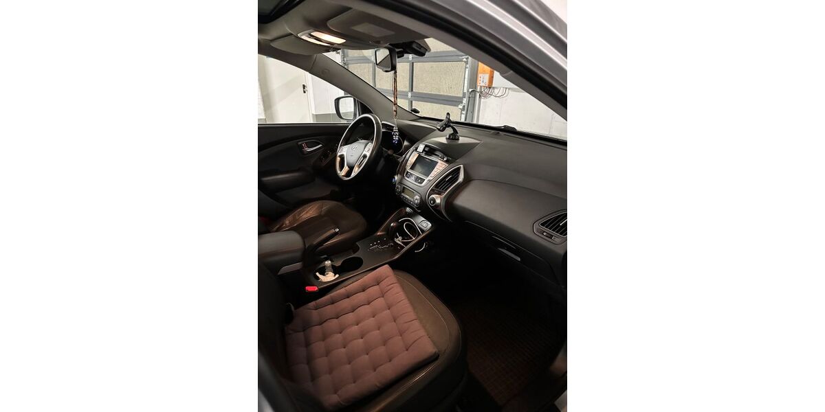 Hyundai ix35 111.000 km 11.890 &euro; Düsseldorf 40237