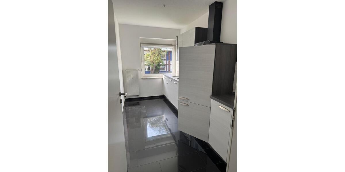 Moderne Wohnung in guter Lage von Buer zimmer