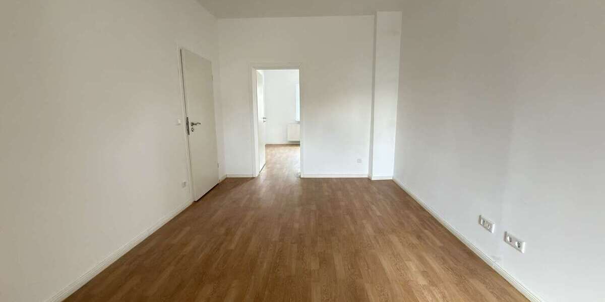 Exklusives Investment: Kernsaniertes Mehrfamilienhaus mit Balkon und Terrasse 10 zimmer