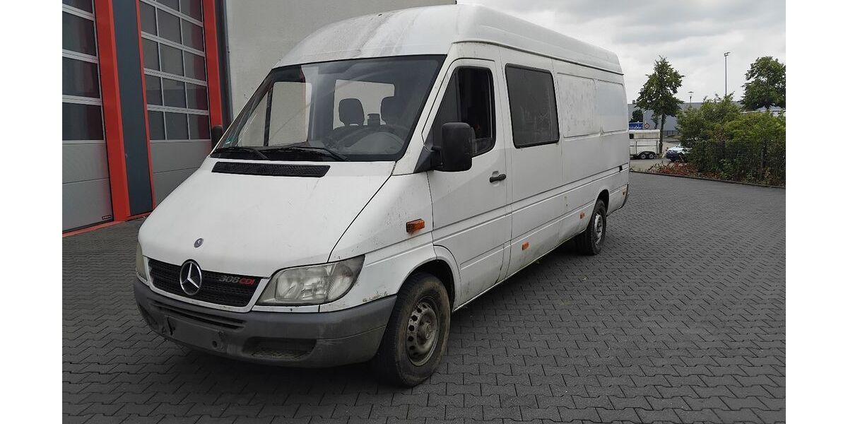 Mercedes-Benz Sprinter 218.000 km 2.950 &euro; Essen 45356