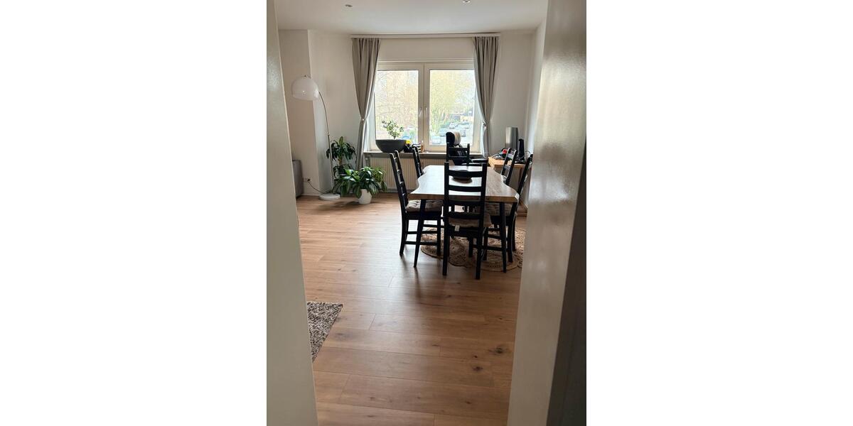 Lichtdurchflutete 100qm Wohnung im Herzen vom Resser -Markt 3 zimmer