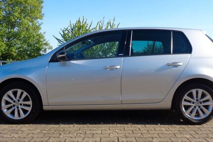 VW Golf 79.900 km 7.850 &euro; Duisburg 47137