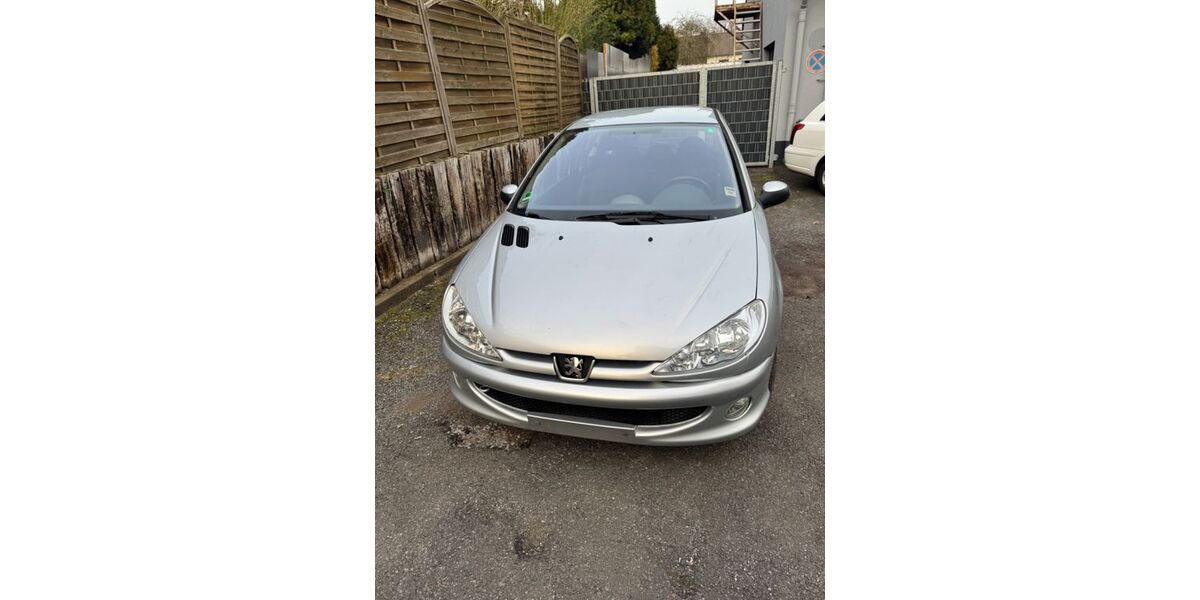 Peugeot 206 200.010 km 1.350 &euro; Bochum 44807