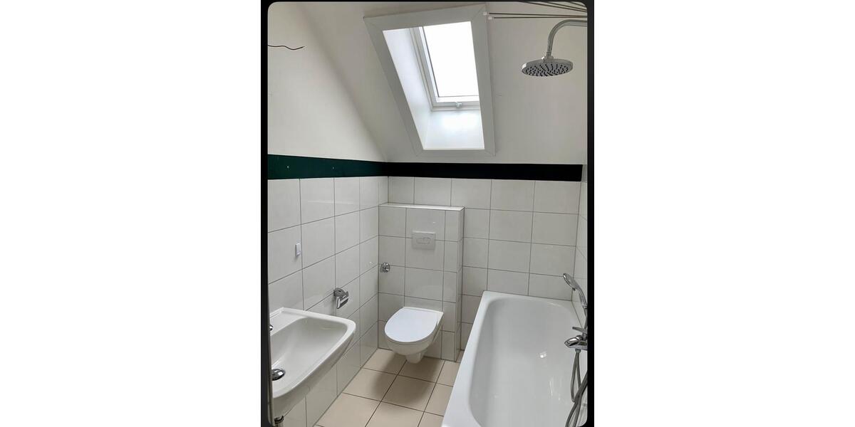 Dachgeschoßwohnung Rheinberg - 2 Zimmer, 40 m&sup2;, 400&euro; | Angebot:25484257