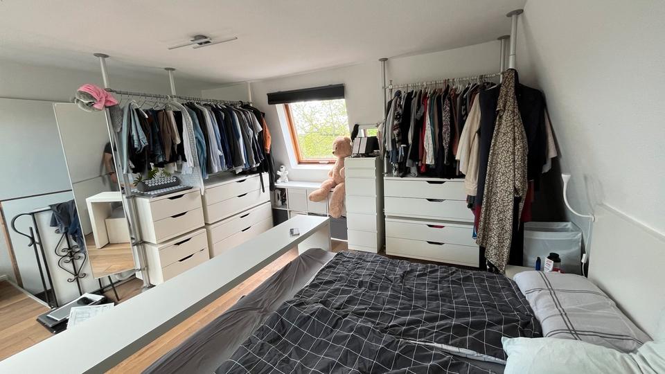 Dachgeschoßwohnung Krefeld Cracau - 3 Zimmer, 110 m&sup2;, 900&euro; | Angebot:26223508