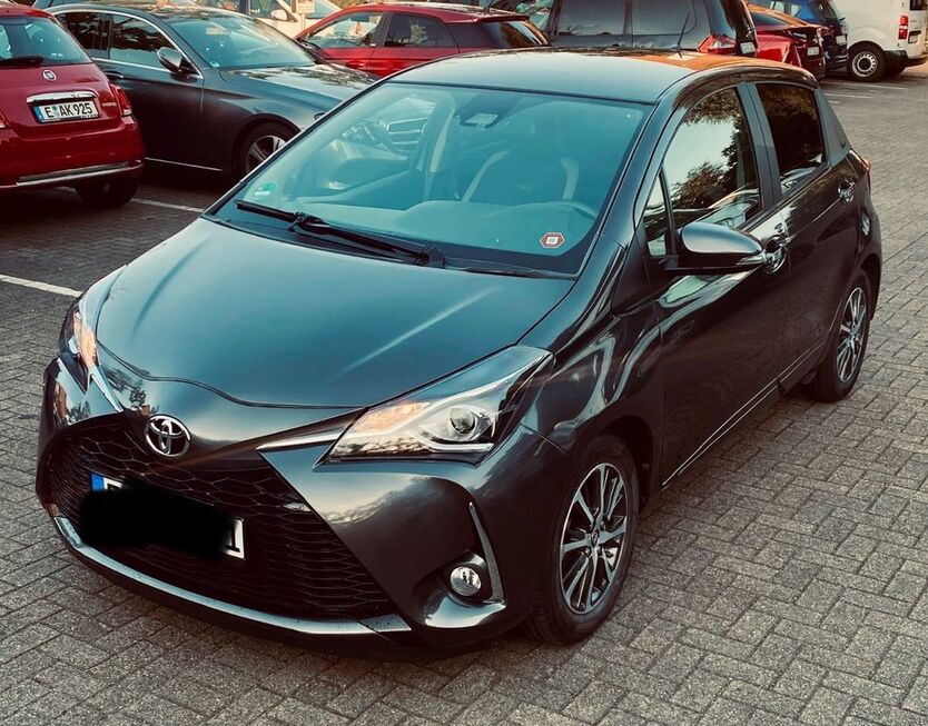 Toyota Yaris 23.200 km 13.000 € Essen 45356