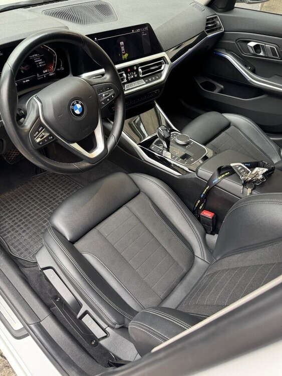 330i