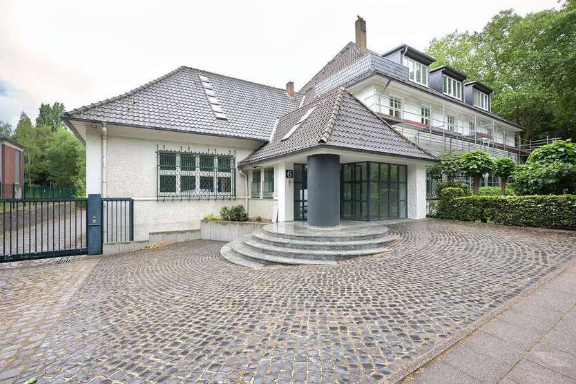 Halle in Bochum 1.200 €