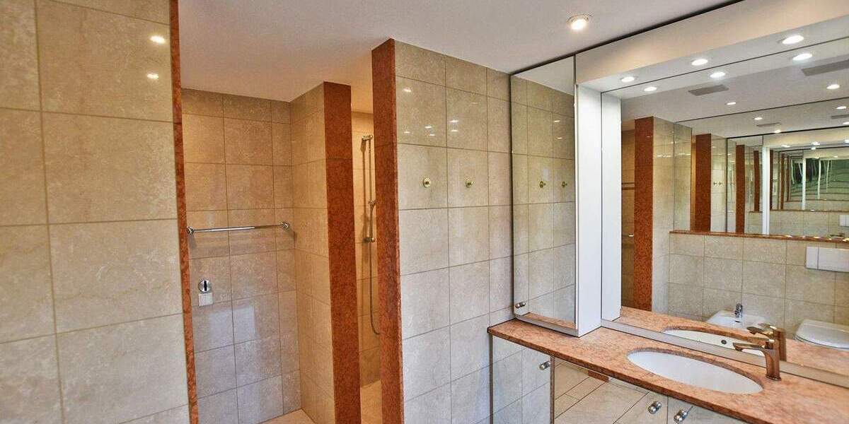 Etagenwohnung Ratingen Hösel - 4 Zimmer, 151 m&sup2;, 595.000&euro; | Angebot:23967278