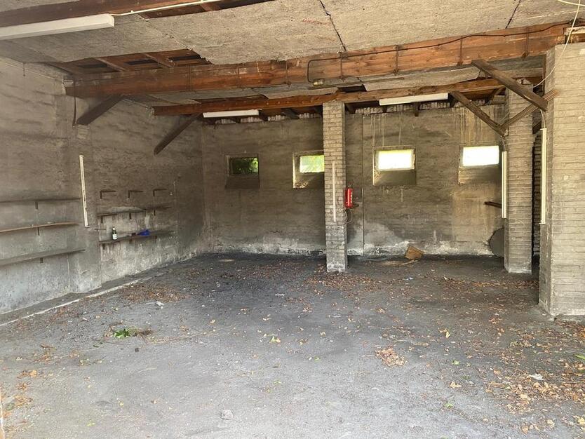 Vermiete Lagerräume mit Außengelände in Krefeld-Oppum
