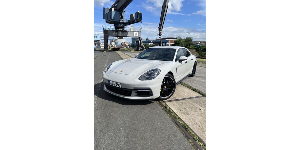 Porsche Panamera 67.500 km 66.500 &euro; Düsseldorf 40227
