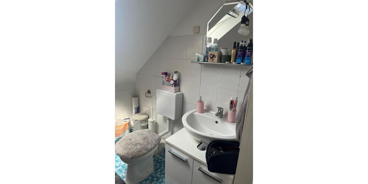 Gemütliche Single Wohnung , DG , 49qm , 2FH , DU.Homb.-Hochheide 2 zimmer