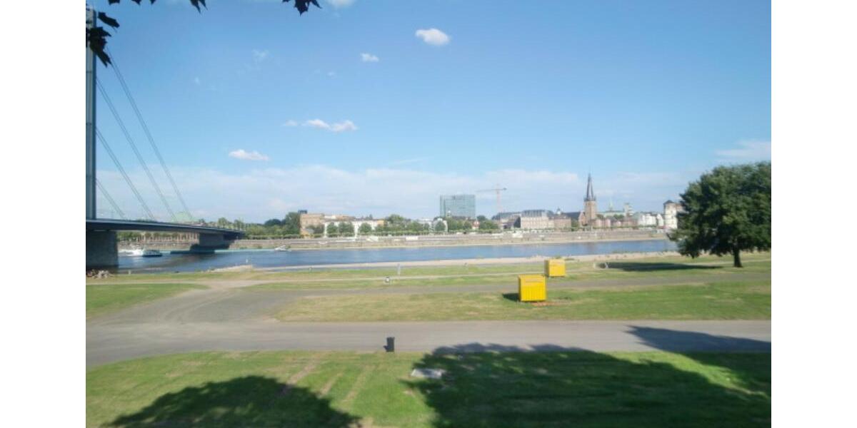 Oberkassel Luegplatz 3Zi Whg Balkon ab 1.04. von Privat 3 zimmer