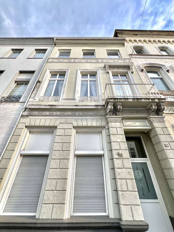 Haus zum Kaufen in Krefeld 319.000 € 141 m²