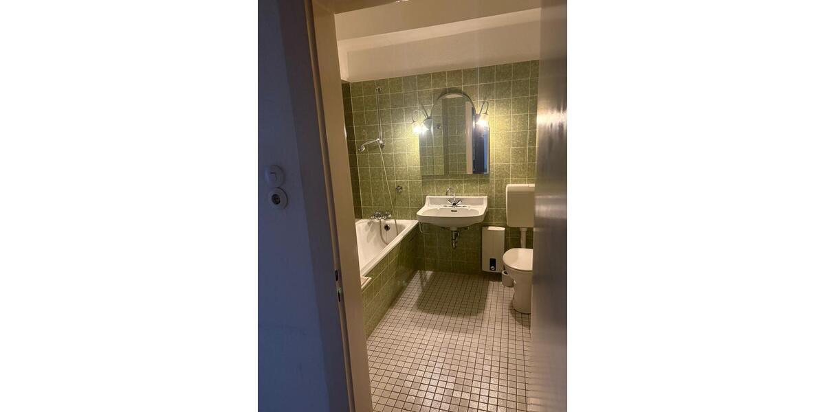 Etagenwohnung Mülheim an der Ruhr Linksruhr - 3 Zimmer, 97 m&sup2;, 750&euro; | Angebot:25230102