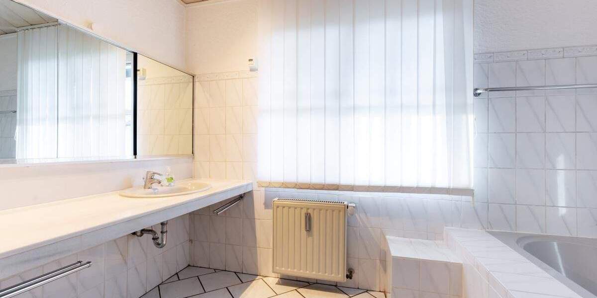 Mehrfamilienhaus, Wohnhaus Ratingen-Hösel Hösel - 1 Zimmer, 364 m&sup2;, 1.200.000&euro; | Angebot:25683321