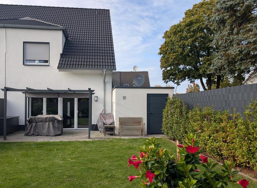 Gepflegte DHH (Bj. 2022) in Bottrop: Terrasse, Garten & Garage zimmer