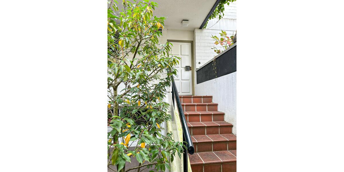 Helle 2-Zimmer-Einliegerwohnung mit ca. 60 m² in 47799 Krefeld 2 zimmer