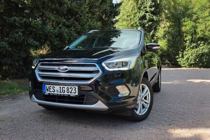 Ford Kuga 89.000 km 14.450 € Wesel 46485