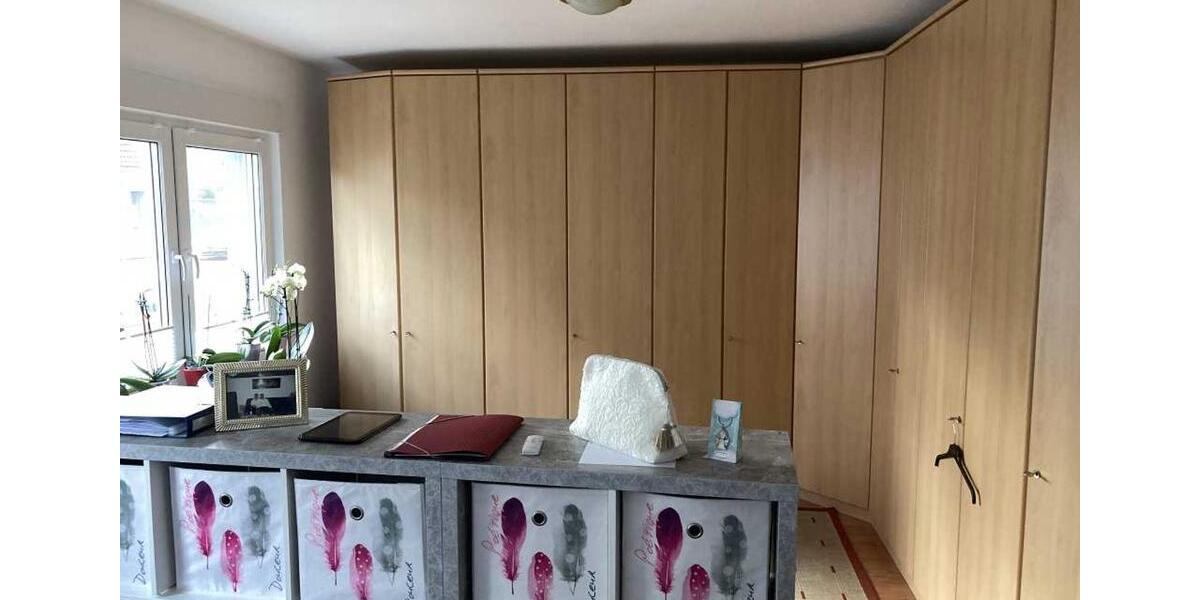 Erdgeschoßwohnung Duisburg Ruhrort - 6 Zimmer, 108 m&sup2;, 140.000&euro; | Angebot:23298929