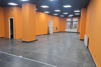 Gewerbeimmobilie in Oberhausen-Osterfeld - kernsaniert, stark frequentierte Lage 1 zimmer