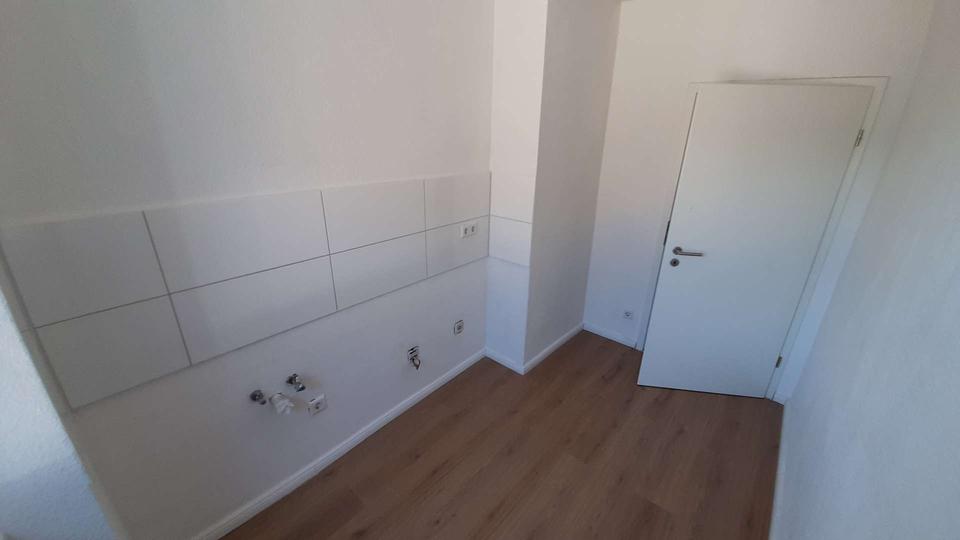 Landgrafenstraße 2- helle 3 ZKB Wohnung im 3.OG zu vermieten 3 zimmer