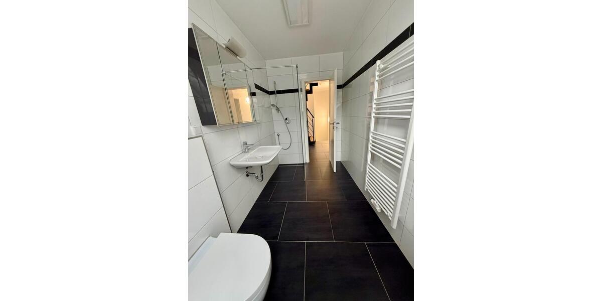 Maisonettenwohnung Moers - 4 Zimmer, 125 m&sup2;, 1.350&euro; | Angebot:25102167