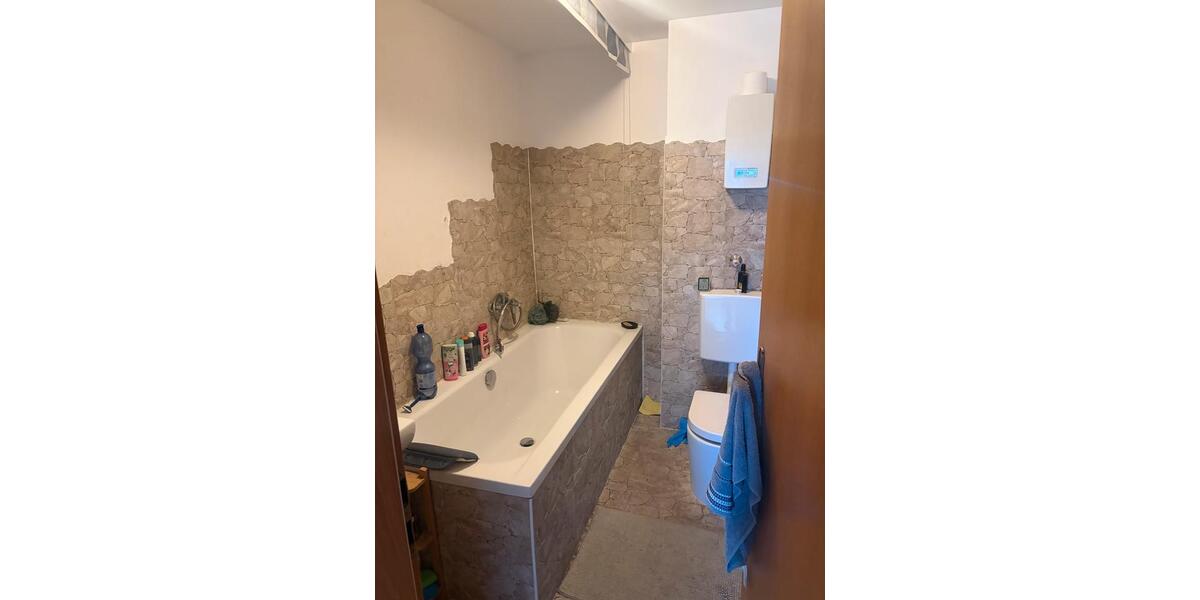 Dachgeschoßwohnung Duisburg Mittelmeiderich - 2 Zimmer, 58 m&sup2;, 750&euro; | Angebot:26380588
