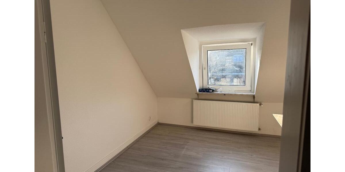 Dachgeschoßwohnung Gelsenkirchen Gelsenkirchen-Mitte - 3 Zimmer, 69 m&sup2;, 490&euro; | Angebot:25613714